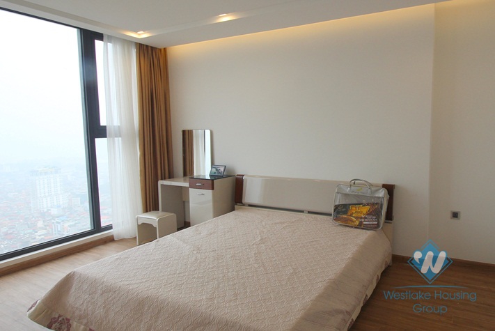 Luxury four bedrooms apartment for rent in Vinhome Metropolis, Ba Dinh district, Ha Noi.